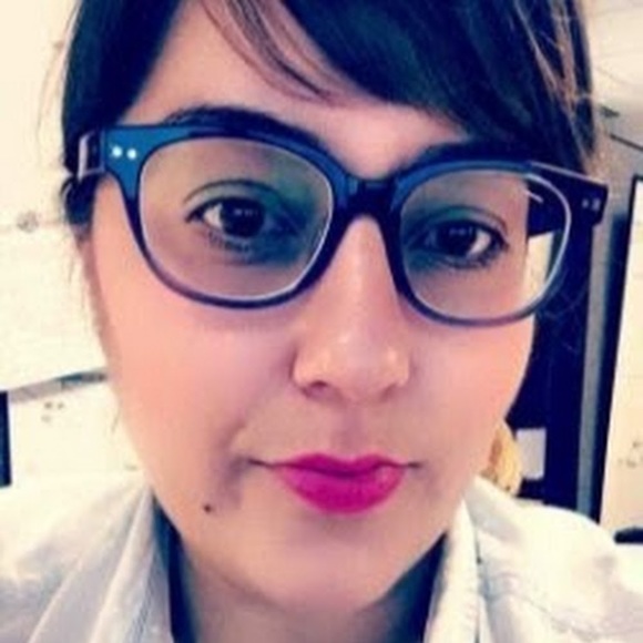 Meet your Posher, Elyse - Picture 1 of 1