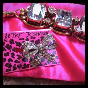 Betsey Johnson silver rhinestone bow ring NWT