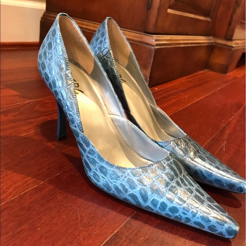 BCBG heels