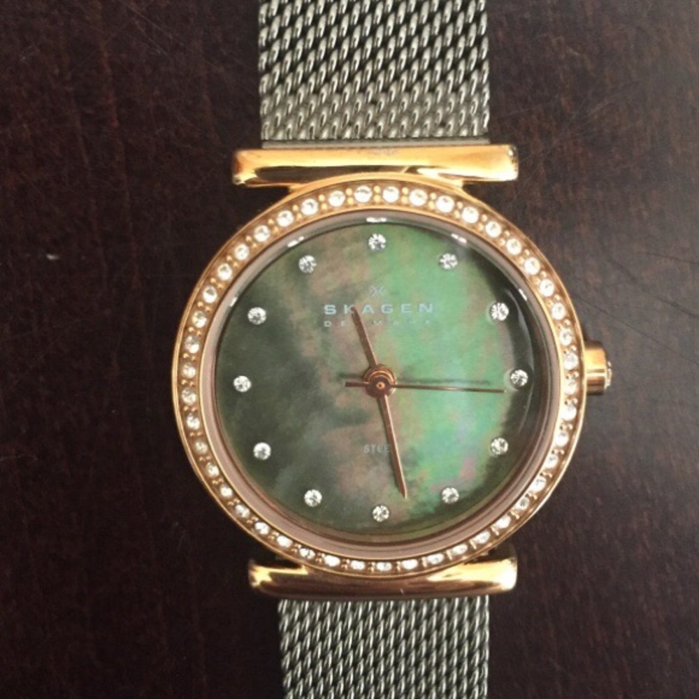Skagen rose gold, mother of pearl wristwatch
