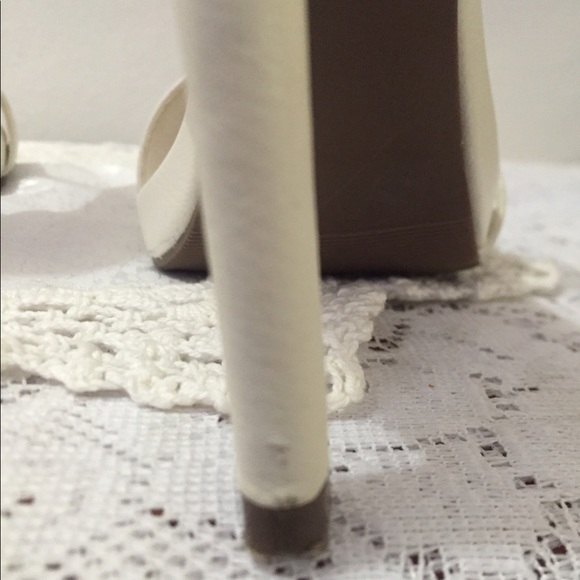 🆑2️⃣for🔟White step-in heels - Picture 5 of 5