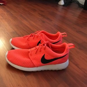 Nike roshe runs