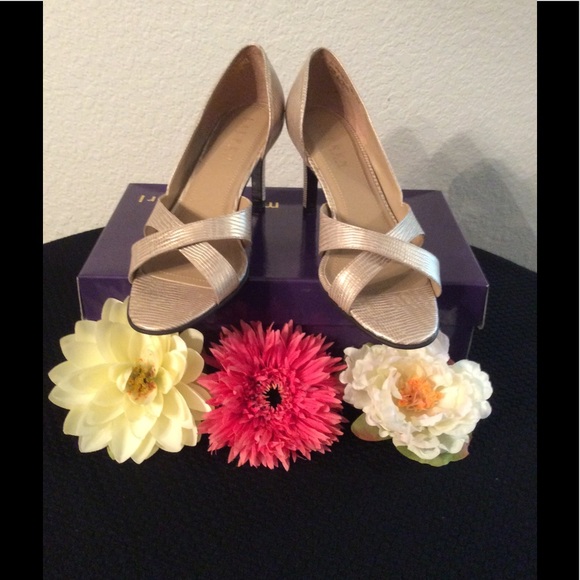 Lauren Ralph Lauren Shoes - 🌺 Ralph Lauren High Heels. Leather & beautiful ❤️