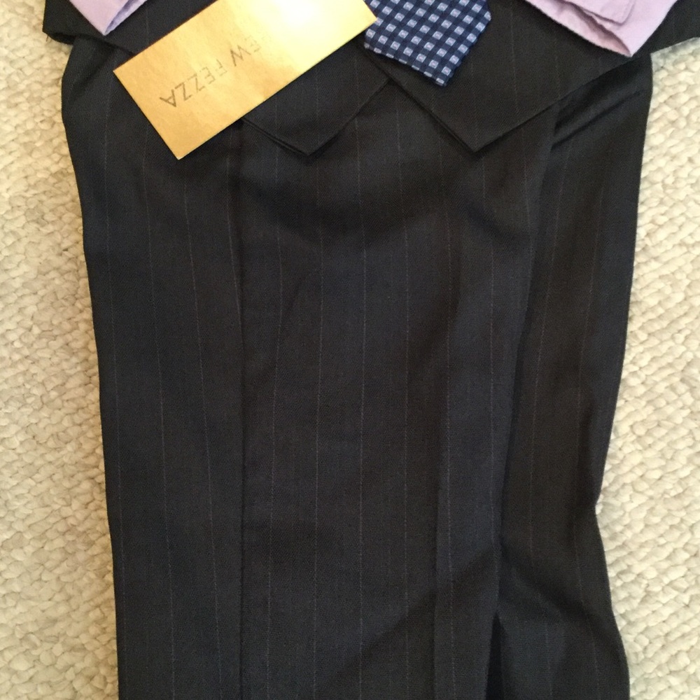 NWT suit - Picture 2 of 2