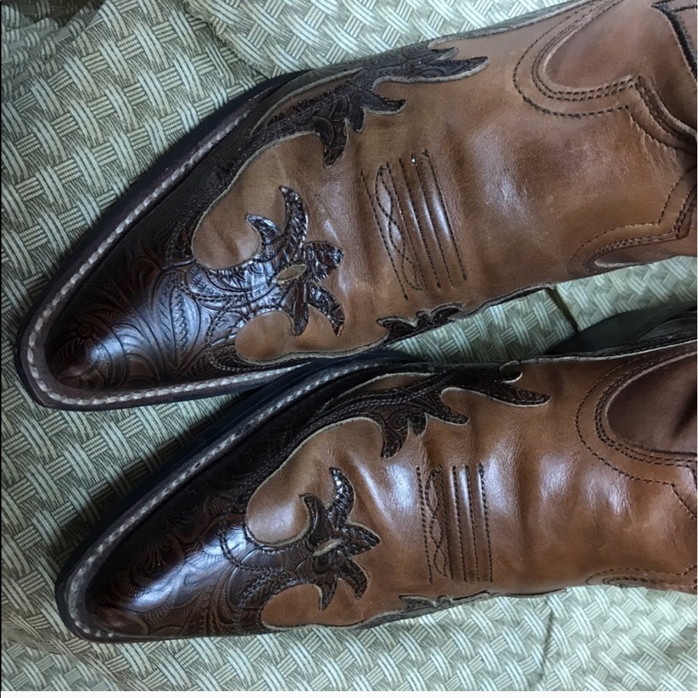Boots - Picture 3 of 4