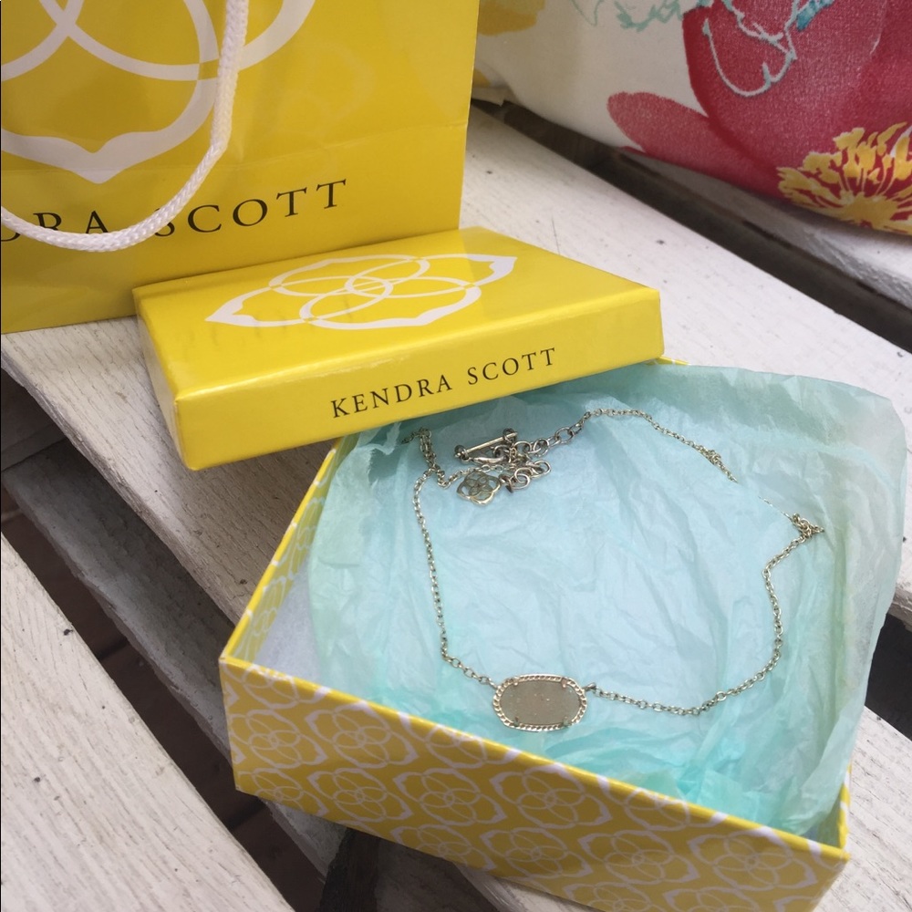 🌷Kendra Scott Elisa pendant necklace🌷