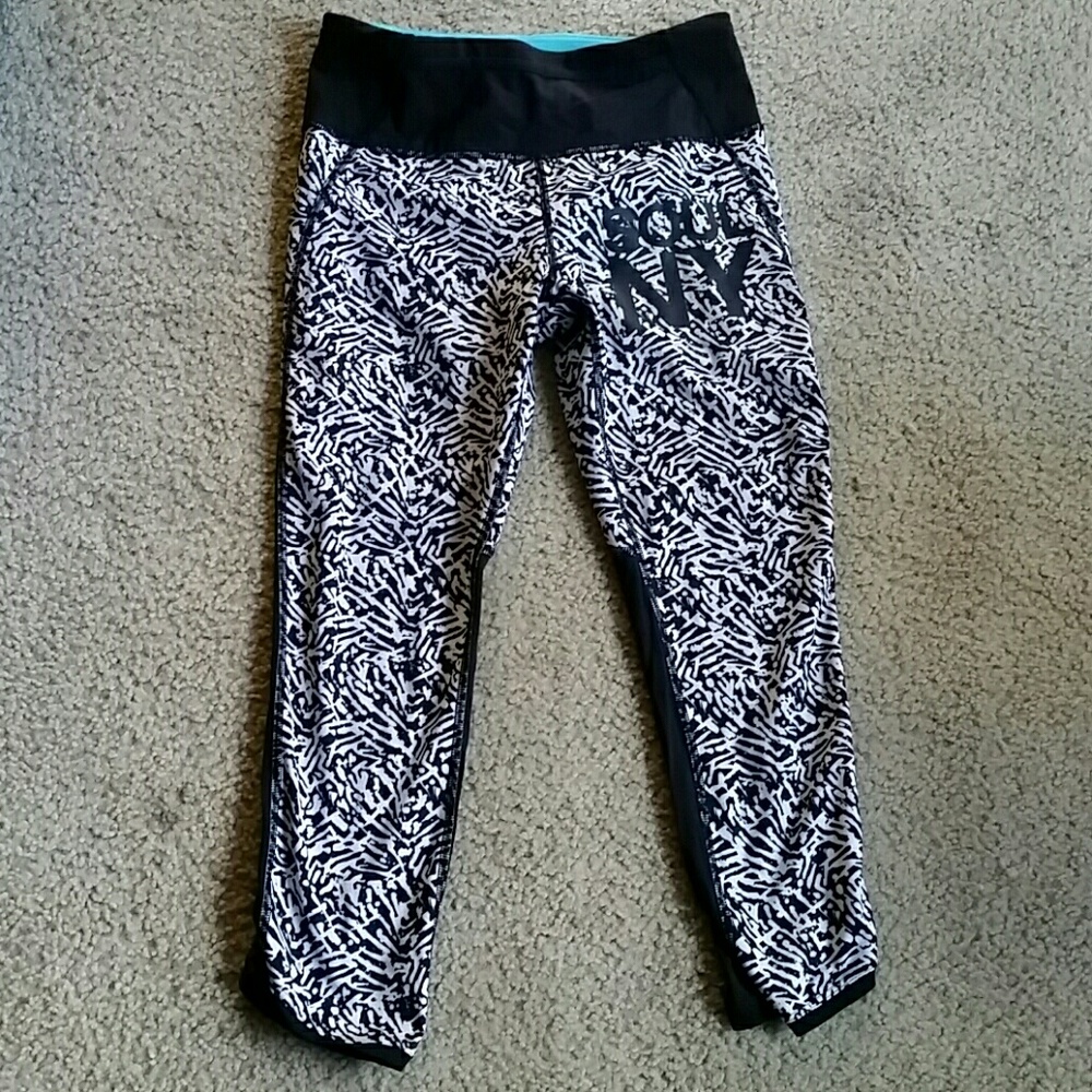 Lululemon Luxtreme Mesh Crops Sz 4
