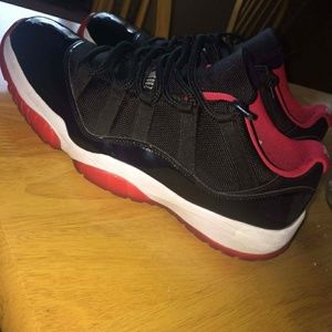 Jordan retro 11's low