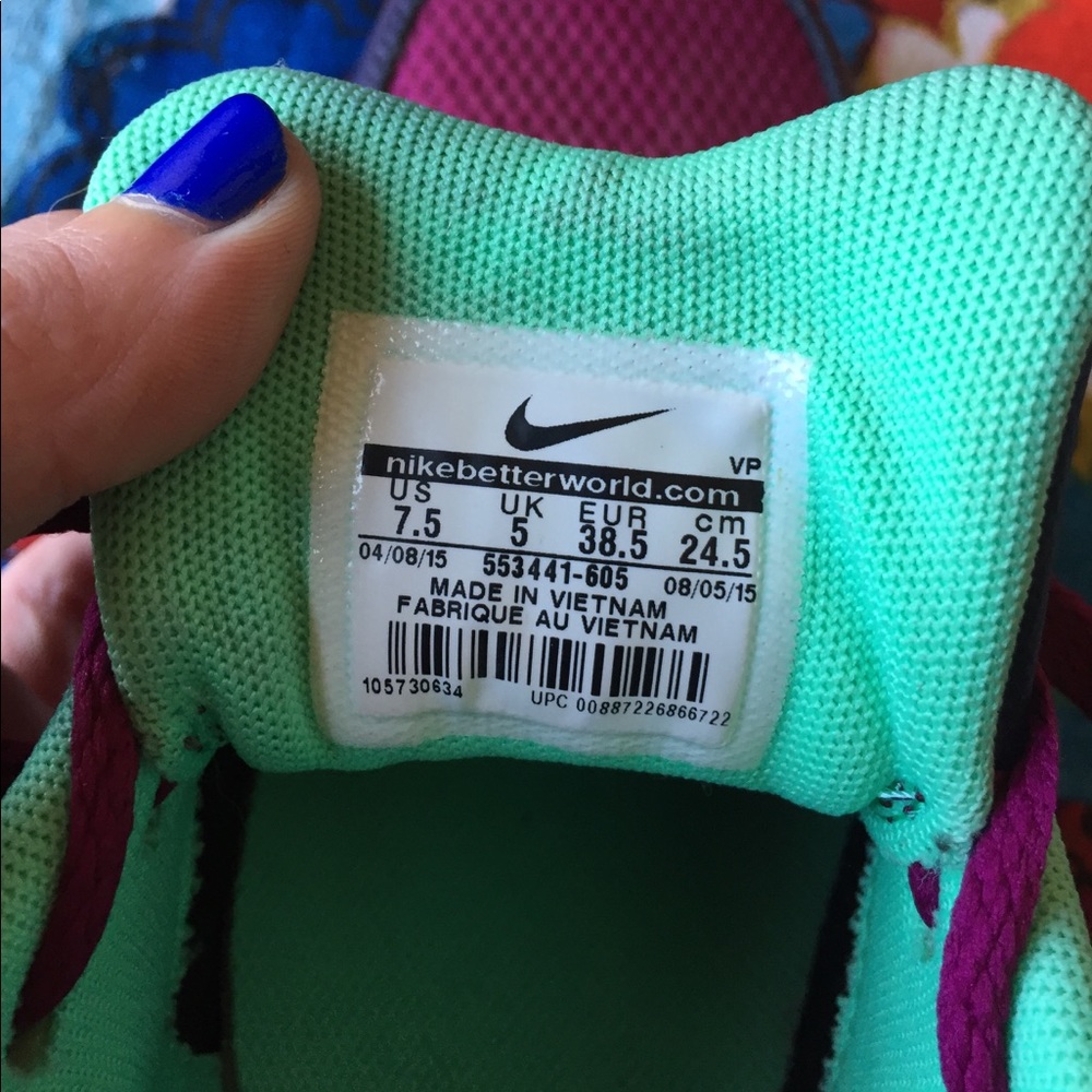 Nikes!! - Picture 2 of 2