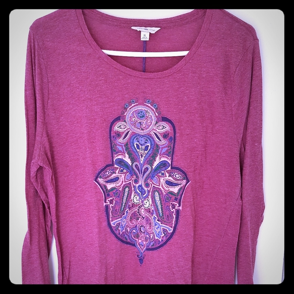 LUCKY l/s Hamsa T shirt