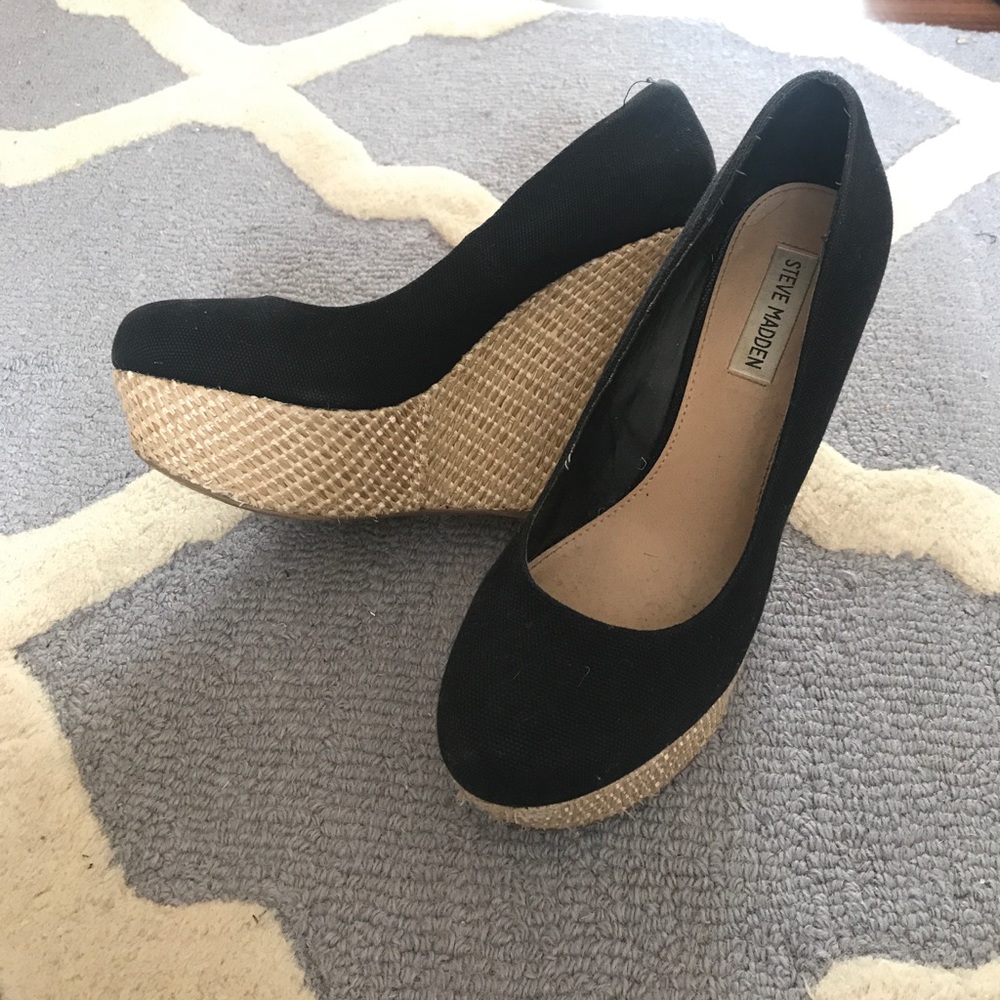 Canvas close toe wedge pumps