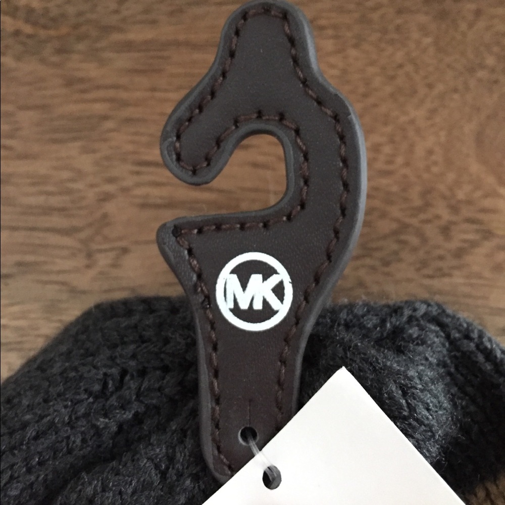 Michael Kors beanie - Picture 4 of 5