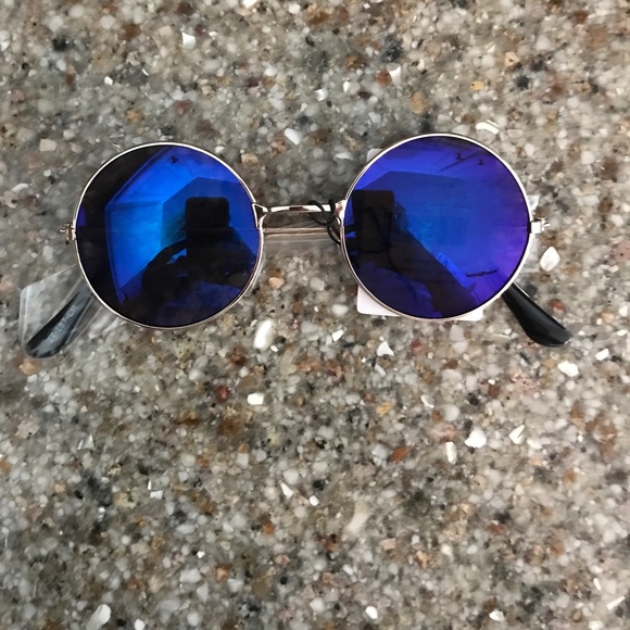 💓HOST PICK💓Round mirrored SUNNIES - Picture 3 of 7