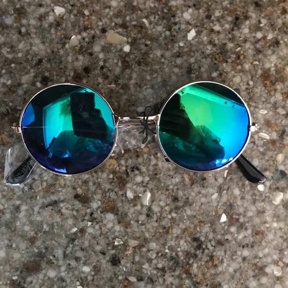 💓HOST PICK💓Round mirrored SUNNIES - Picture 7 of 7