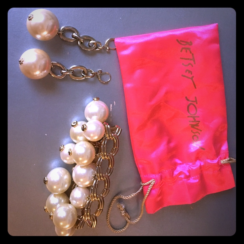 Authentic vintage Betsey Johnson pearl jewelry set