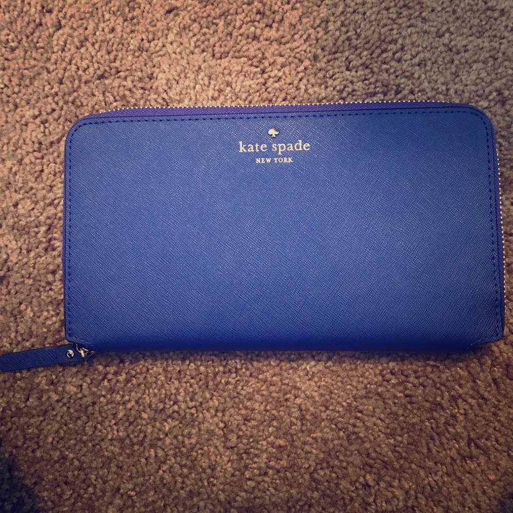 Kate spade passport wallet