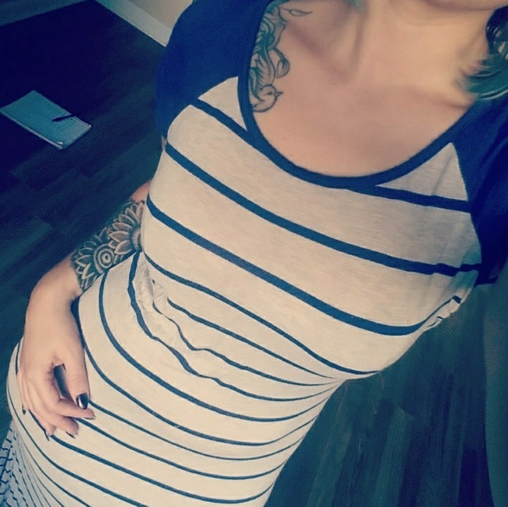 Maxi - Picture 2 of 3