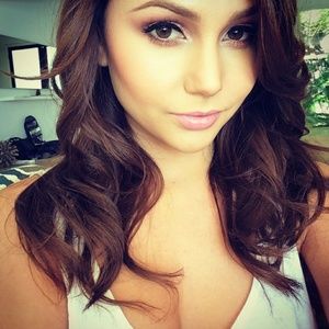 Meet your Posher, Suzanne