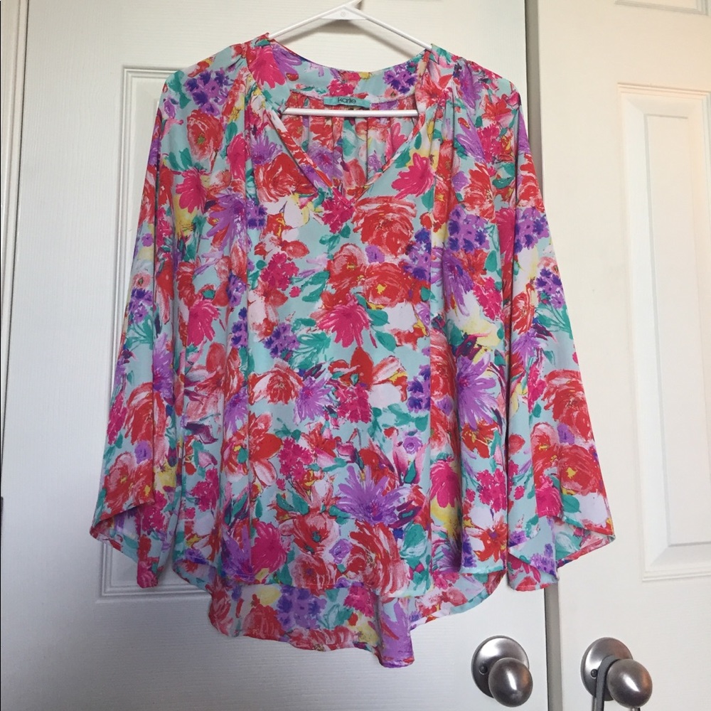 Karlie floral Blouse with bell sleeves