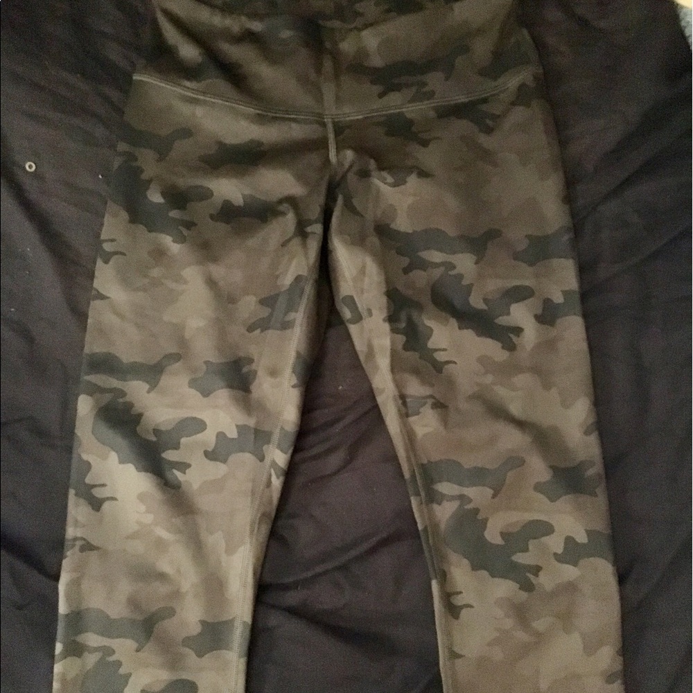 Lululemon camouflage capris