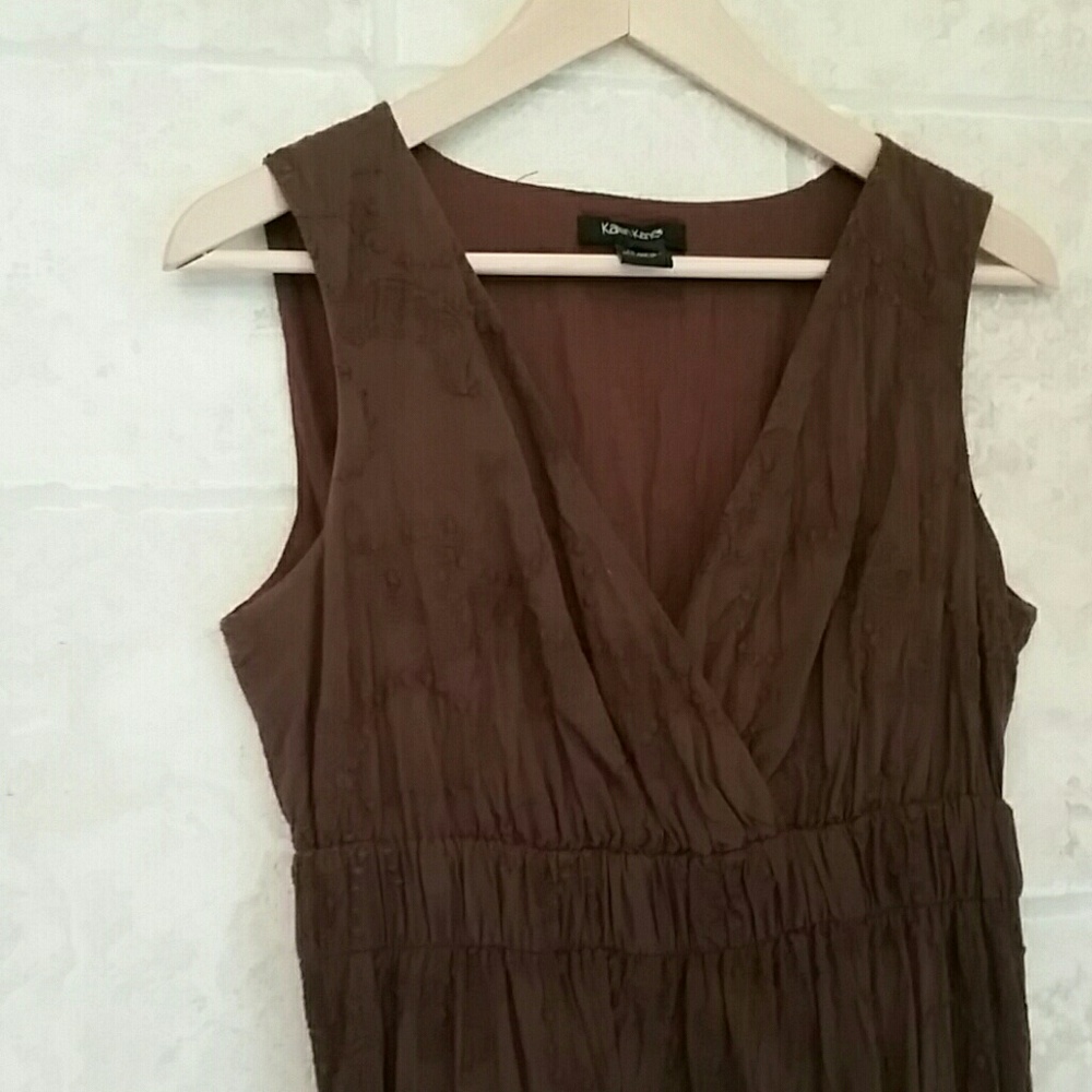V-neck brown midi dress