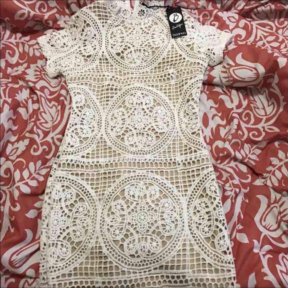 Boohoo Crotchet Lace Dress - Picture 4 of 4