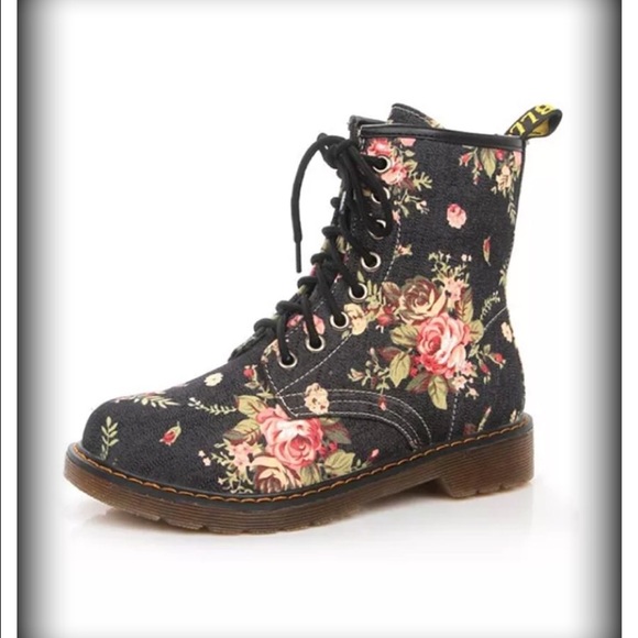 Shoes - SEXY FLORAL LACE UP HIGHTOPS
