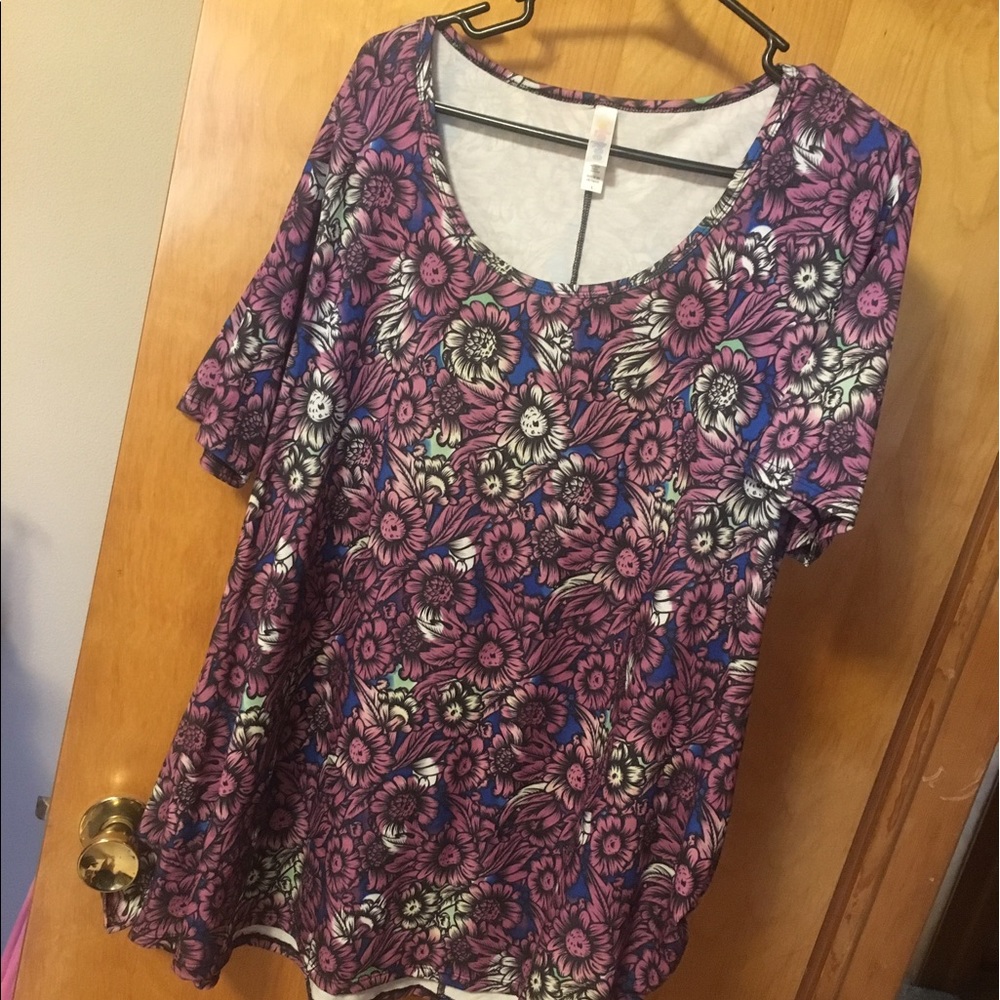 LulaRoe Floral Large Perfect T