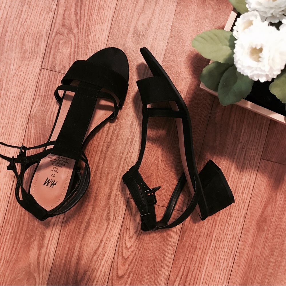 🚫SOLD🚫Black H&M Strap Sandals