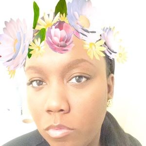 Meet your Posher, Crystal