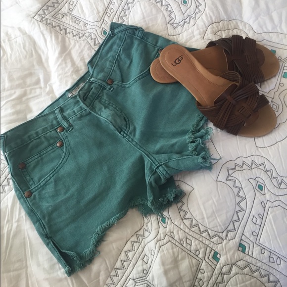 F r e e P e o p l e • Denim cutoff shorts - Picture 1 of 3