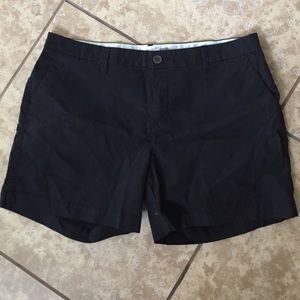 Black Old Navy shorts