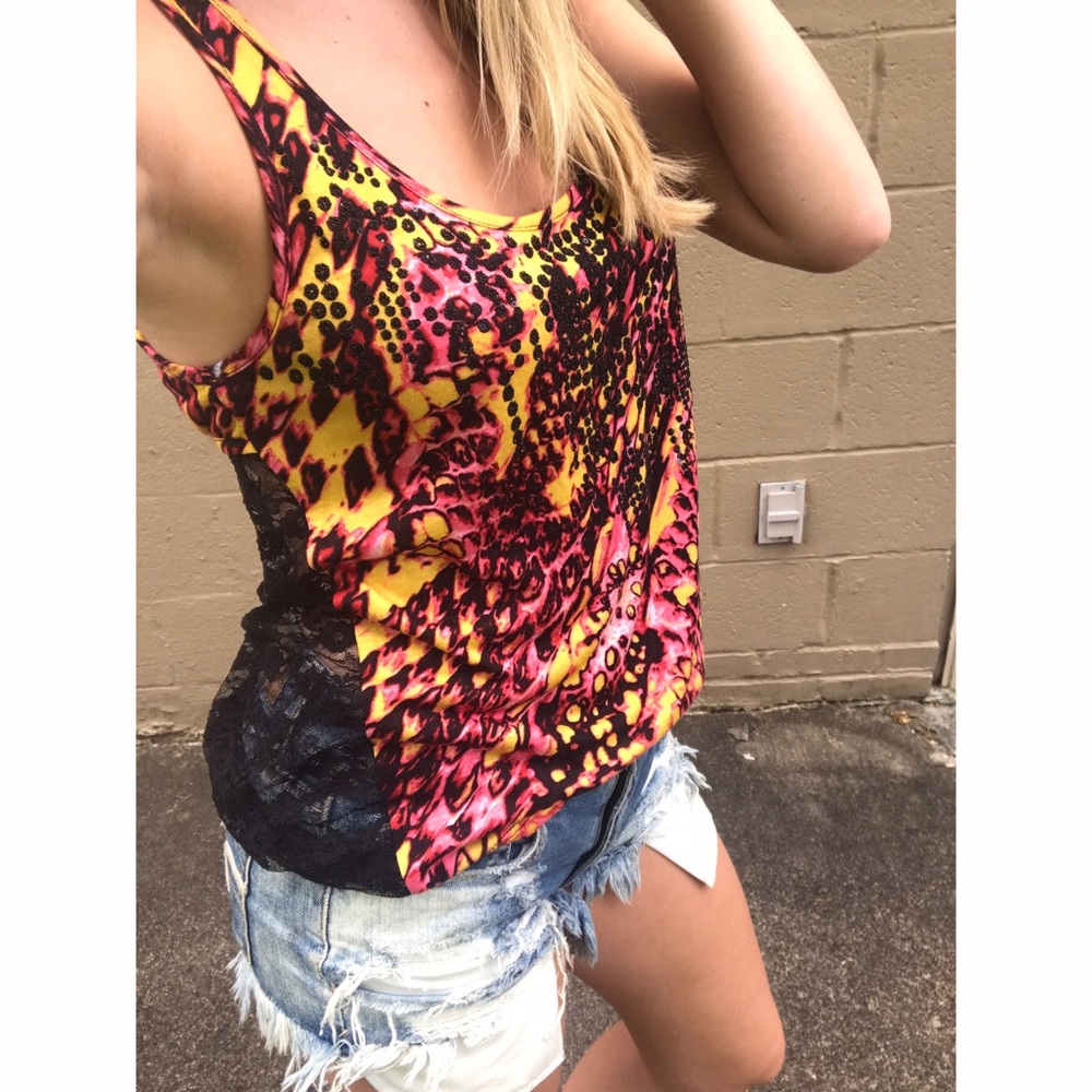 NWT Daytrip Buckle small lace tank top