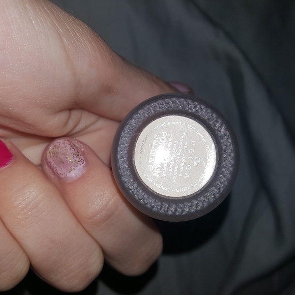 BECCA Aqua Luminous Foundation - Picture 2 of 2