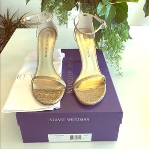 Stuart Weitzman Nudistsong, Platinum Noir, sz 8M