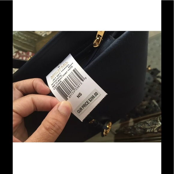 Authentic Michael kors carry all large travel tote - Picture 5 of 8