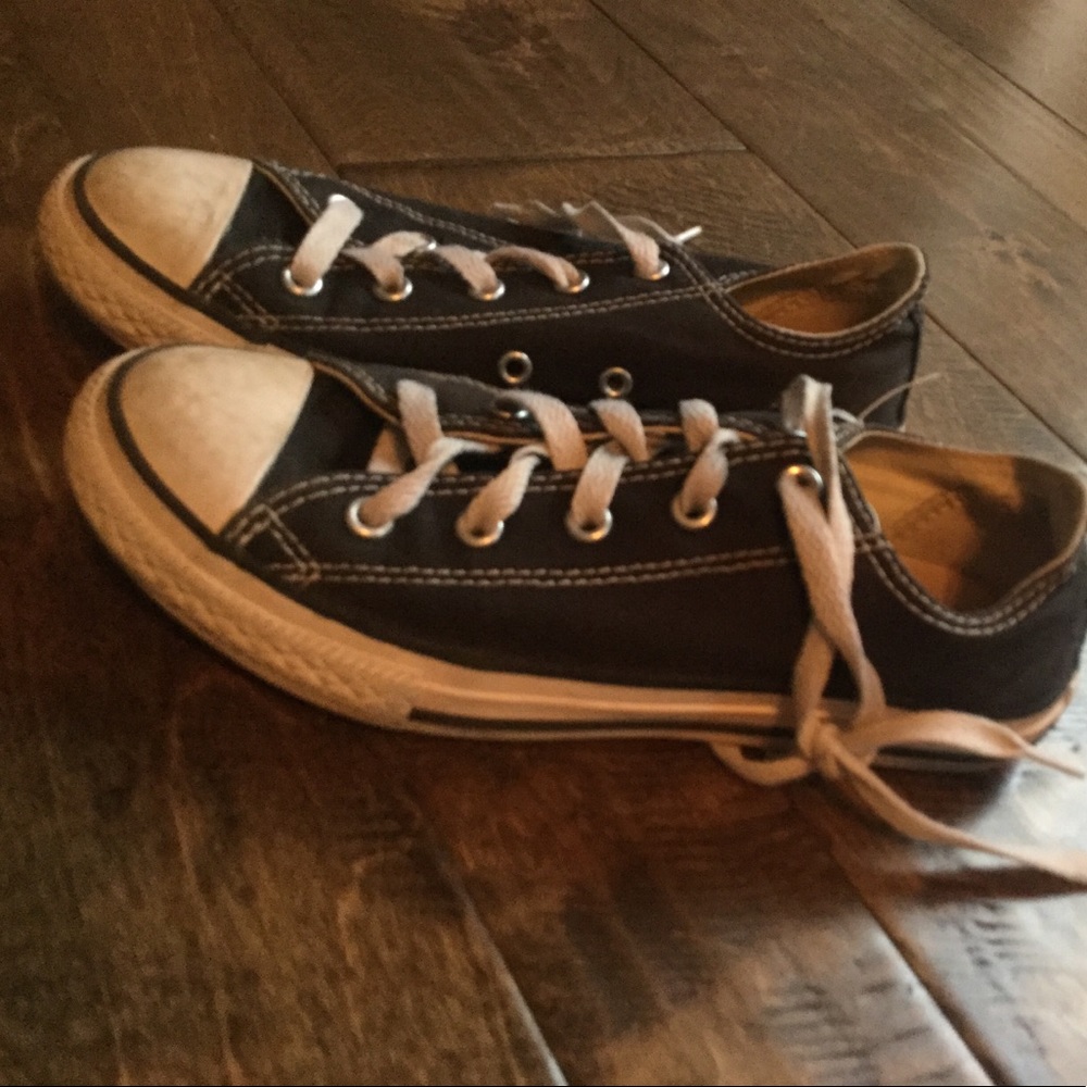 Converse - Picture 2 of 3