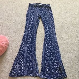 Blue and white patterned "hippie" pants
