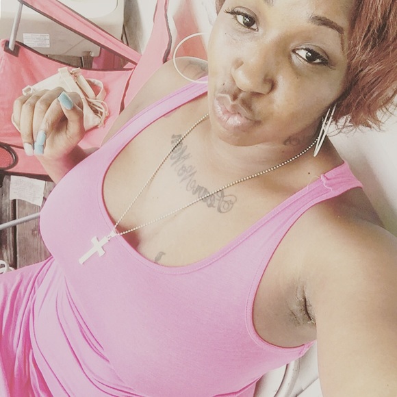 Meet your Posher, Alisha - Picture 2 of 4