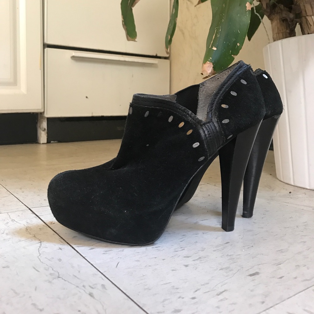 Black Levity Heels