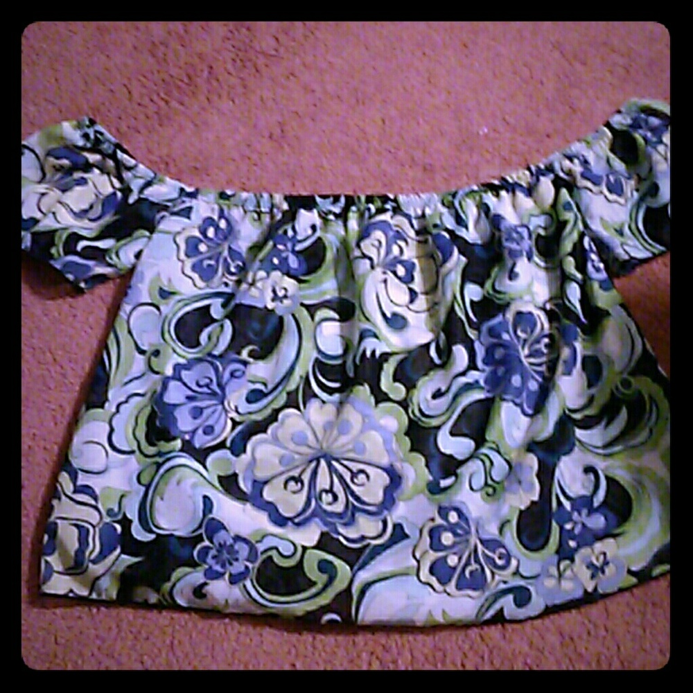 Floral top. Off the shoulder