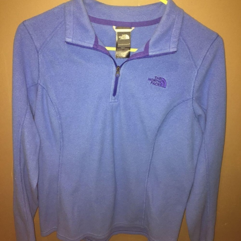 North face pullover size medium