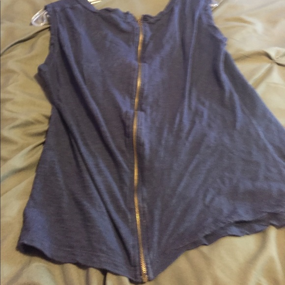 Top - Picture 4 of 4