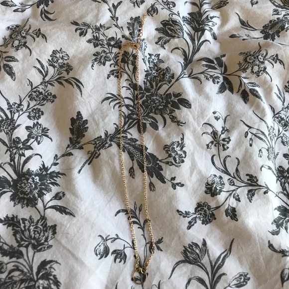 Gold circle pendant chain necklace - Picture 3 of 3