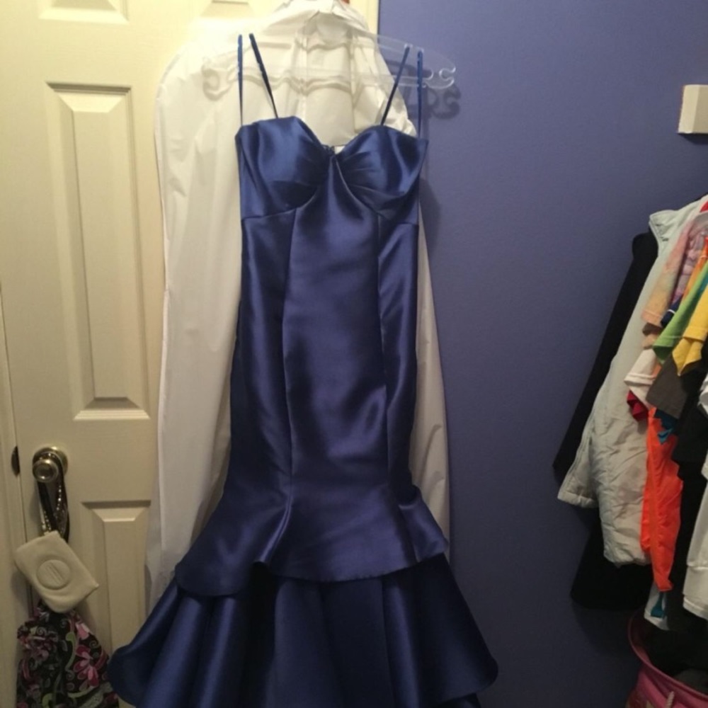 Blue beautiful formal dress size 8
