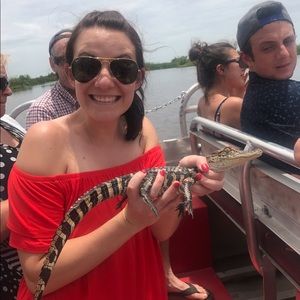 Meet your Posher, Caitlin