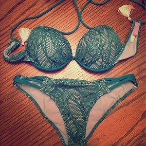 Vs bikini size 34B top, bottoms size small