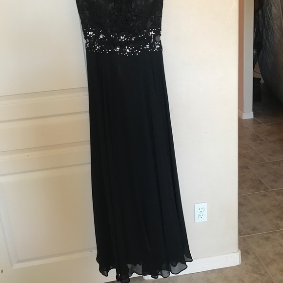 Prom Girl - Black prom dress - Picture 4 of 5