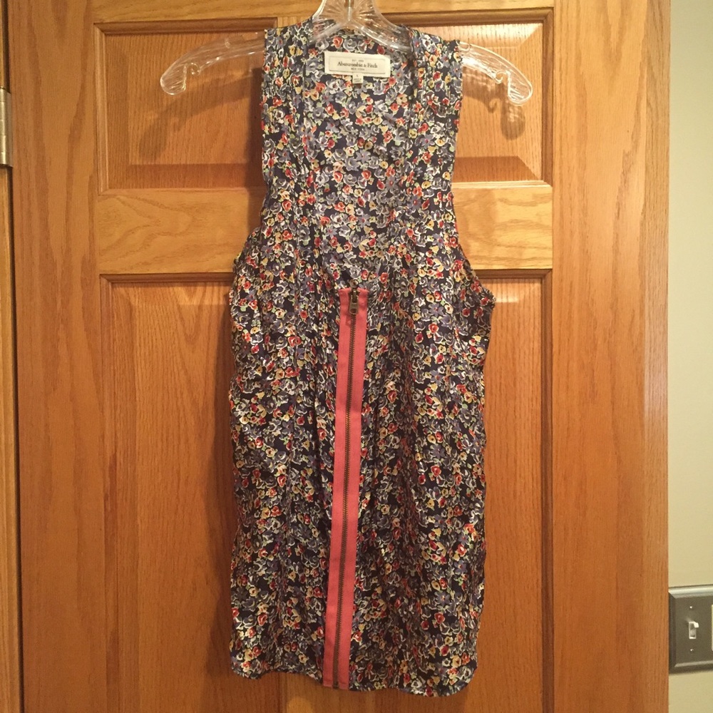 Abercrombie & Fitch zippered silk tank