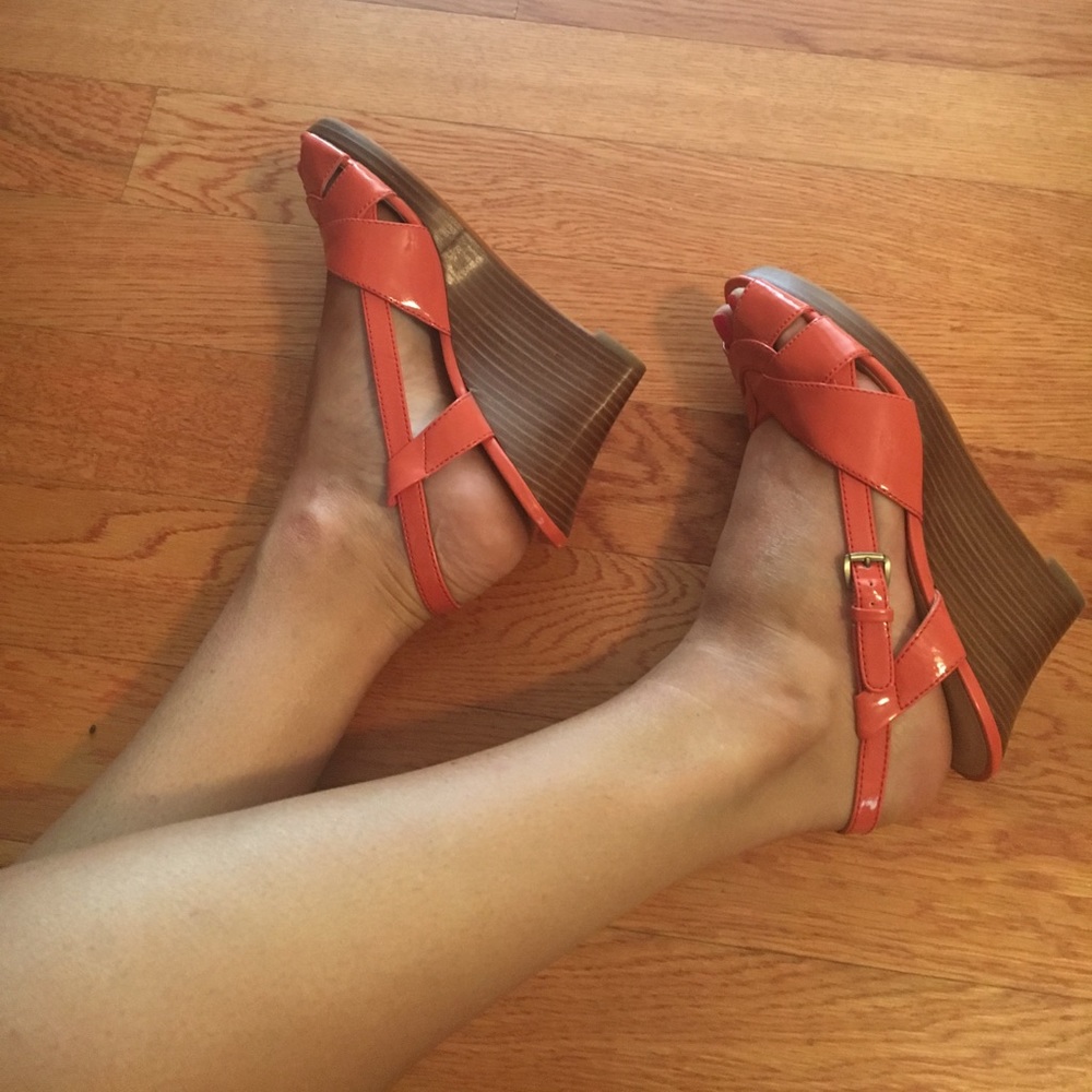 Coral colored wedge shoes